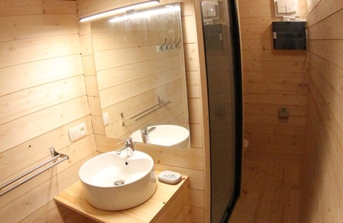 Vic-le-Comte Cabina | Rosmerta-Casa del árbol-Romántico-Baño con ducha-Vista a la Montana