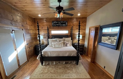 Crenshaw County Cabina | Lodge on The Lake