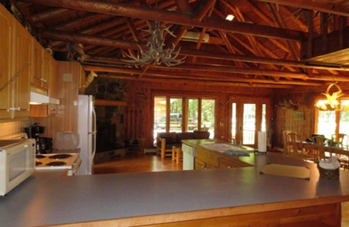 Williamsburg Cabina | Log Lodge hermoso y tranquilo cerca de Traverse City