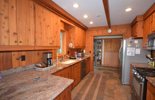 Suttons Bay Casa | Caboose Royale- West Bay -Suttons Bay-Main House & Caboose