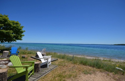 Suttons Bay Casa | Caboose Royale- West Bay -Suttons Bay-Main House & Caboose