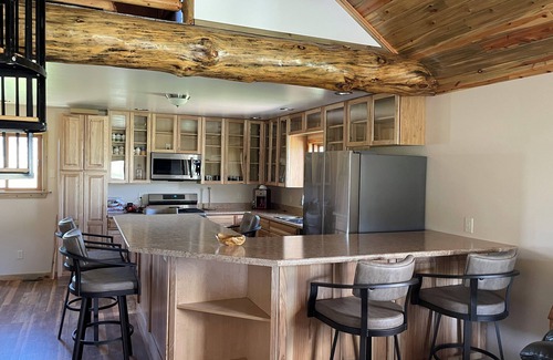 Deadwood Casa | Lodge style home with views of Centennial Valley close to Deadwood.
