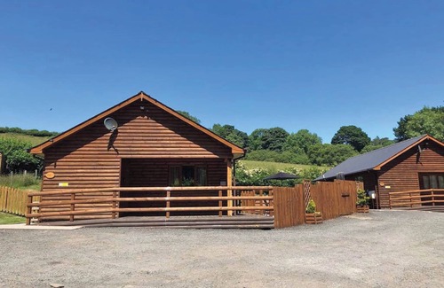 Llanddewi Ystradenny Chalet De Esquí | Alojamiento de 2 habitaciones en Llanddewi, Nr. Llandrindod Wells