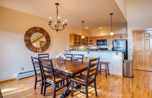 Rangeley Condominio | Lodges 14 - Beautiful condo with Rangeley Lake views!
