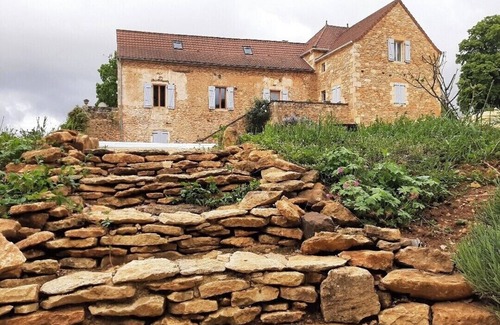Saint-Martin-le-Redon Apartamento | Lodging in a green setting.
