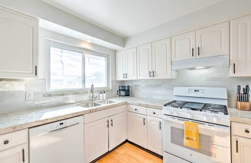 Lodi Casa | Lodi Escape w/ Private Hot Tub < 1 Mi to Dtwn