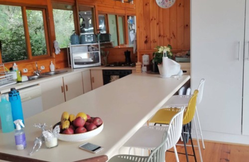 Victoria Bay Cabina | Loerie's Rest Cabin hideaway.