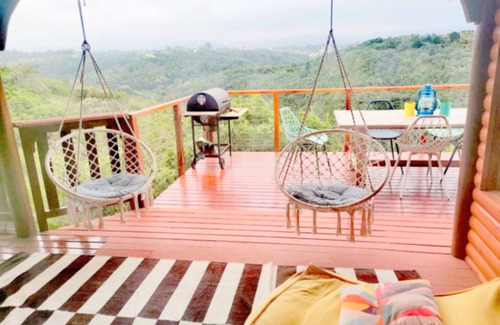 Victoria Bay Cabina | Loerie's Rest Cabin hideaway.