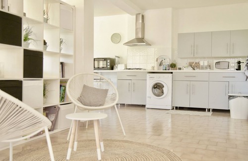 Alata Apartamento | Loft 10 mn to Ajaccio, between sea and campaign!