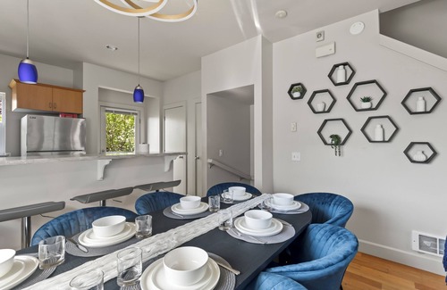 Squire Park Casa | LOFT 3b2b~Free parking!~Stadiums&DT 10mins