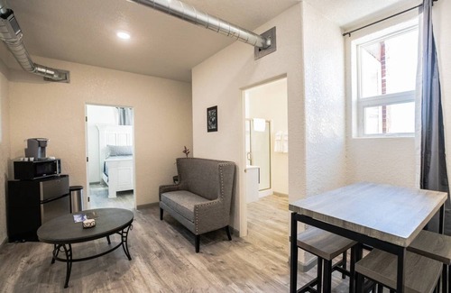 Walsenburg Apartamento | Loft # 4 de 5 Suite privada de 2 dormitorios y 1 baño