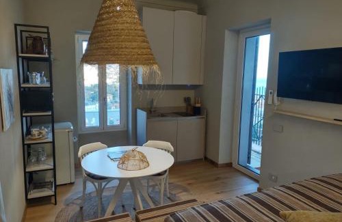 Sanremo Apartamento | Loft 6 DI CUORI