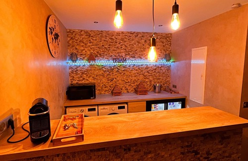 Koenigshoffen Est Apartamento | Loft 85m2 Jacuzzi Hammam Billiards Bar Shower Sauna