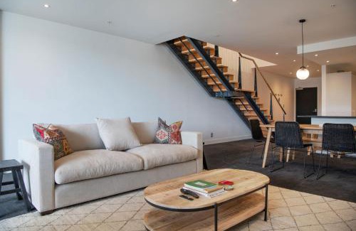 Ahuriri Apartamento | Loft at Shed 5 - Ahuriri Holiday Apartment