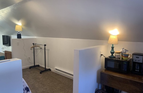 Cottage Line Apartamento | Loft at the Beach (1-Bedroom Apartment) - Pets Allowed by RedAwning