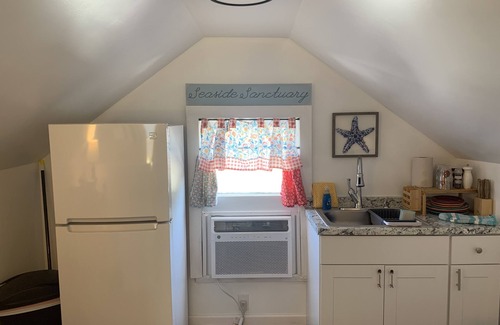 Cottage Line Apartamento | Loft At The Beach 1 Bedroom Apts by RedAwning