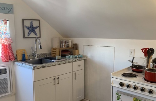 Cottage Line Apartamento | Loft At The Beach 1 Bedroom Apts by RedAwning