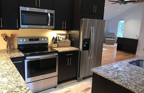 West Chester Apartamento | ¡Loft Bliss! Relajante, acogedor y terapéutico.