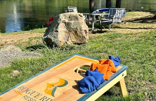 Grants Pass Cabina | Loft Cabin 2 - Rogue River Resort