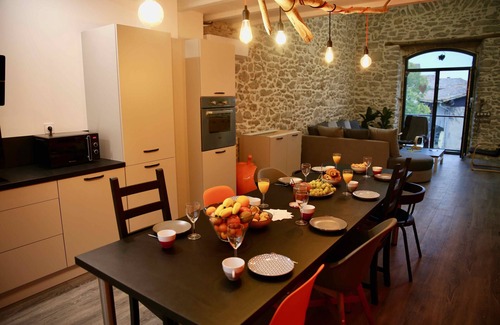 Villalbe Casa | Loft Chocolatine Piscine et Trampoline, Hameau de Carcassonne