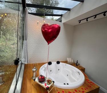 Carniel Casa | Loft com Hidromassagem e Piscina Privativa
