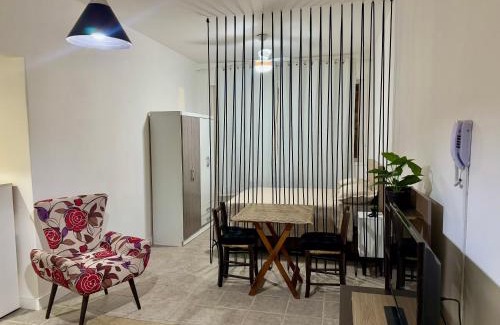 Xangri-La Apartamento | Loft com sacada de frente