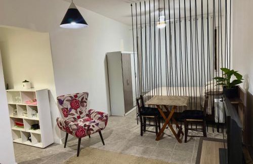 Xangri-La Apartamento | Loft com sacada de frente