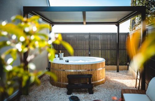 Druye Casa | Loft cosy avec SPA privatif &jardin, idéal pour découvrir les châteaux de la Loire