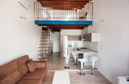 Centro histórico Apartamento | Loft en el casco antico, primera linea de playa.