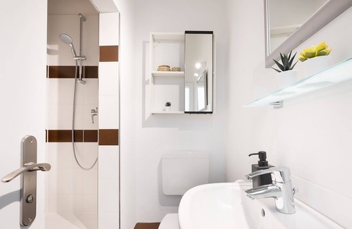 Neuhausen Apartamento | Loft flair near Rotkreuzplatz