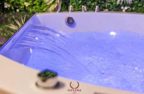 Jacquard - Prefecture Apartamento | Loft "Havana Spa" Cuba Jacuzzi Sauna Bar à cocktails