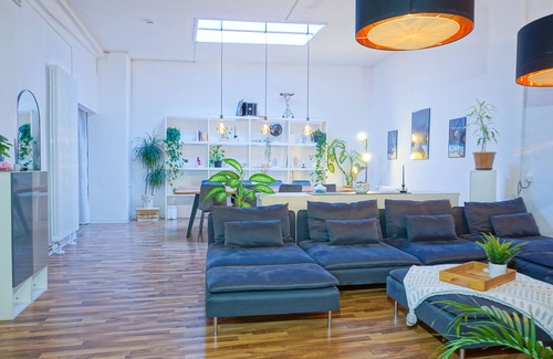 Kaiserlei Casa | Loft house with 170 sqm | very central | garden | parking lot