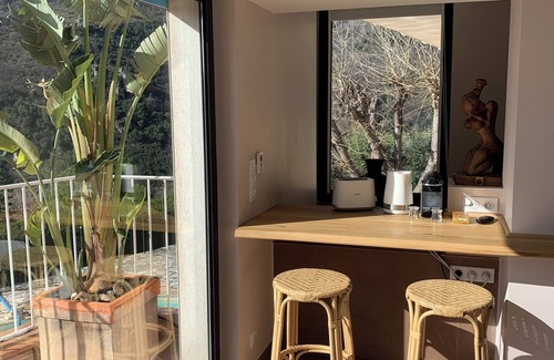 Saint-Jeannet Apartamento | loft in a provencal village with sauna spa fitness with view over the sea