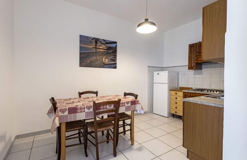 Marina di Campo Apartamento | Loft in Marina di Campo, two-room apartment in a residential area, with private outdoor area, bicycl