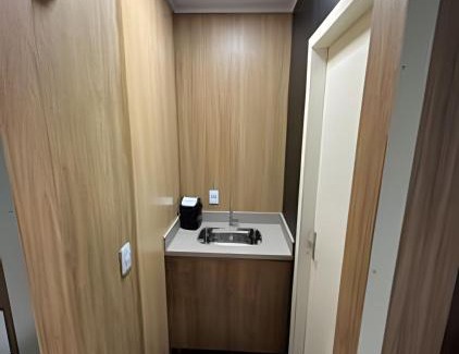 Centro Apartamento | Loft Lux 1 (Smart TV, Ar condicionado, Cozinha.)