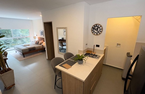 El Tesoro Apartamento | Loft moderno cerca del Tesoro by Hoost 603B