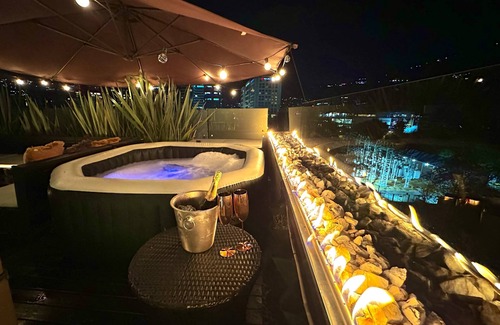 Santa Ana Apartamento | Loft + private terrace with jacuzzi, chimeneas, cinema, panoramic view