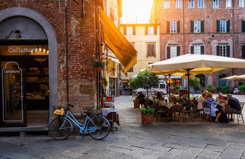 Lucca Historical Center Cabaña | Loft situalto in the historic center on the ground floor.