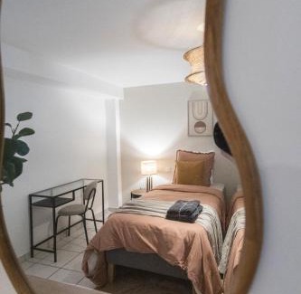 Saint-Pierre-des-Corps Apartamento | Loft Station Parking Video Projector near Tours