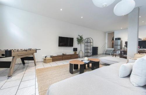 Saint-Pierre-des-Corps Apartamento | Loft Station Parking Video Projector near Tours