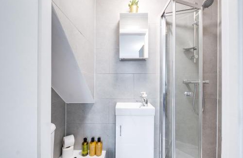 Hendon Apartamento | Loft Studio - Free Toiletries, Snacks, 25 Min Wembley & Central London, Free Parking, Pets welcome