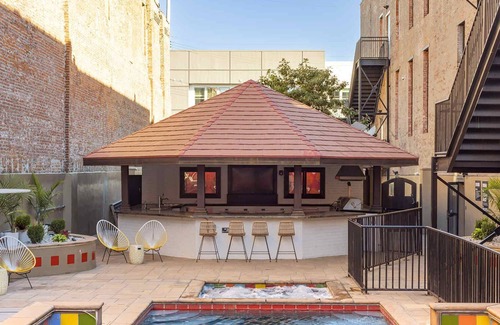 South Main Historic District Apartamento | Loft-Style 2-BR Apt in Boutique Hotel