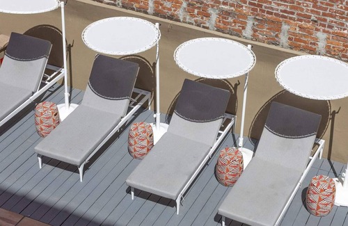 South Main Historic District Apartamento | Loft-Style 2-BR Apt in Boutique Hotel