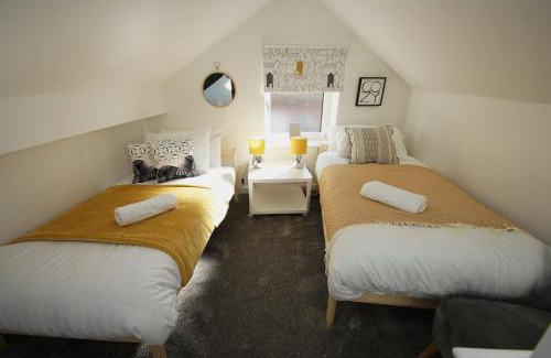 Offerton Apartamento | Loft Style Apartment for 4, 1 Broadhurst Court, close to town, station & hospital
