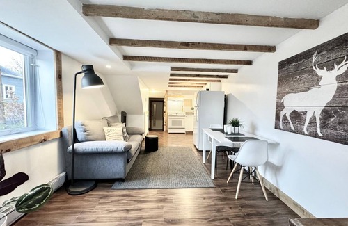 Boischatel Apartamento | Loft The Montcalm \ 2 min Falls \ Free Parking