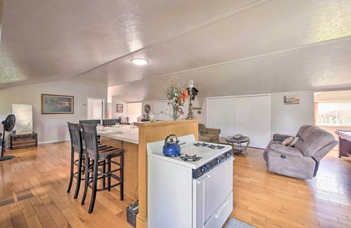 Huntsburg Casa | ¡NUEVO! Casa familiar con espacio al aire libre en Amish Country!