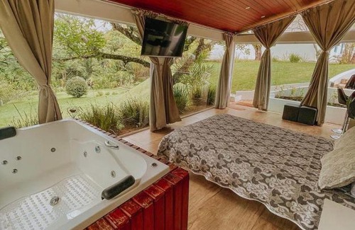 Mairinque Cabina | Loft Vidro Garden em Condomínio Rota do Vinho São Roque