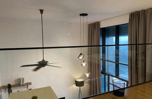 Sungai Penchala Apartamento | 【Loft with Slow Rock Music】City View . Netflix