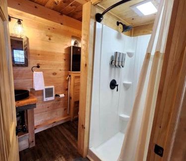 Scio Casa | Lofted Cabin Wonderful for Outdoor Adventures in Ohio