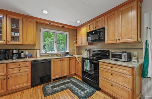 Housatonic Casa | Lofted Hideaway on Pixley Hill